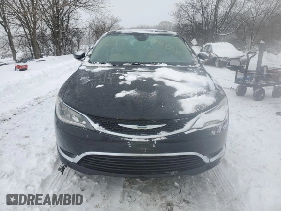2015 Chrysler 200 Limited z VIN 1C3CCCAB2FN527267, wystawiony jako Copart lot #58697625 z przebiegiem 142 170 mil mil oraz Szkoda całkowita • Salvage title. Historia ofert i sprzedaży dostępna na DreamBid. Obrazek 5.