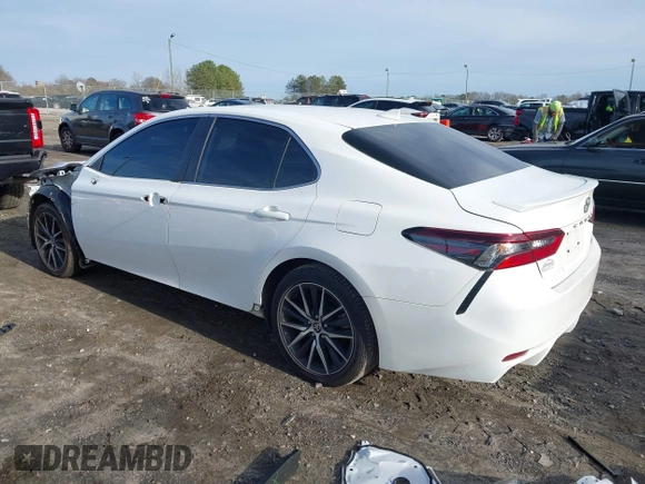 2022 Toyota Camry SE with VIN 4T1G11AK4NU620329, listed as a IAAI auction lot 41582065 with 50,000 mi miles and . Bid and sale history available at carsss.com. Image 3.