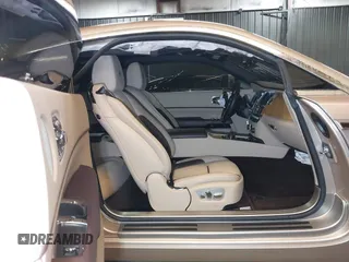 2019 Rolls-Royce Wraith z VIN SCA665C53KUX87266, wystawiony jako IAAI lot #41918222 z przebiegiem 42 388 mil mil oraz . Historia ofert i sprzedaży dostępna na DreamBid. Obrazek 5.