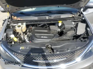 2017 Chrysler Pacifica Touring with VIN 2C4RC1DG2HR676477, listed as a Copart auction lot 49493855 with 35,482 mi miles and Salvage Title. Bid and sale history available at DreamBid. Image 13.