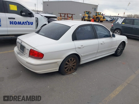2003 Hyundai Sonata GLS with VIN KMHWF35H93A889013, listed as a IAAI auction lot 41751356 with 213,896 mi miles. Bid and sale history available at carsss.com. Image 4.