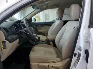 2011 Kia Sorento LX with VIN 5XYKTCA19BG012685, listed as a Copart auction lot 61372885 with 148,857 mi miles and Salvage title. Bid and sale history available at DreamBid. Image 7.