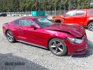2016 Ford Mustang EcoBoost z VIN 1FA6P8TH5G5333819, wystawiony jako IAAI lot #42327887 z przebiegiem 124 870 mil mil oraz . Historia ofert i sprzedaży dostępna na DreamBid. Obrazek 13.