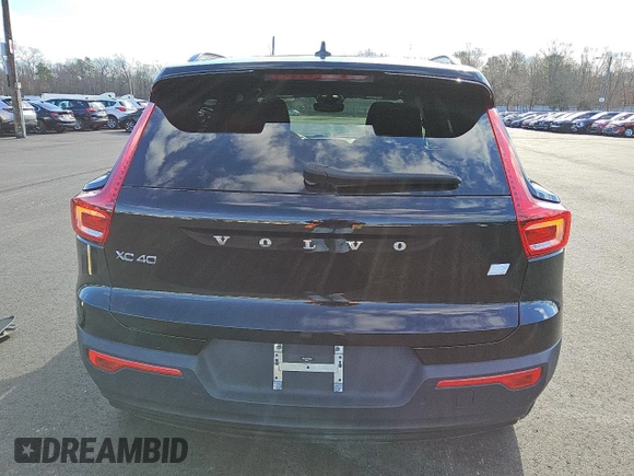 2021 Volvo XC40 z VIN YV4ED3UR3M2609918, wystawiony jako Copart lot #84349024 z przebiegiem 32 934 mil mil oraz Czysty tytuł • Clean title. Historia ofert i sprzedaży dostępna na DreamBid. Obrazek 6.