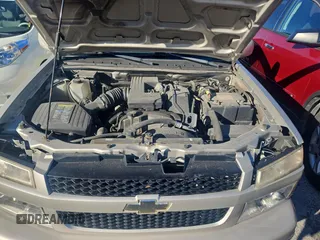 2009 Chevrolet Colorado Work Truck z VIN 1GCCS19E198127785, wystawiony jako Copart lot #85679794 z przebiegiem 167 149 mil mil oraz Czysty tytuł • Clean title. Historia ofert i sprzedaży dostępna na DreamBid. Obrazek 7.