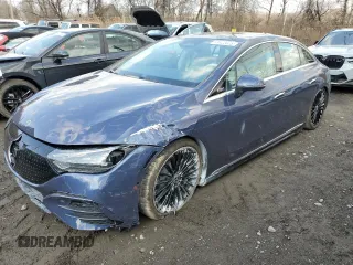2024 Mercedes-Benz EQE 350 z VIN W1KEG1CB9RF056958, wystawiony jako Copart lot #51422025 z przebiegiem 217 mil mil oraz Szkoda całkowita • Salvage title. Historia ofert i sprzedaży dostępna na DreamBid. Obrazek 1.