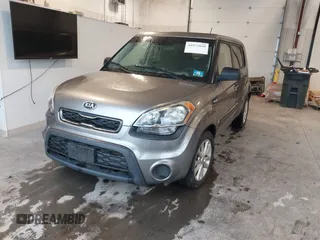 2013 Kia Soul with VIN KNDJT2A53D7614734, listed as a IAAI auction lot 41973020 with 72,528 mi miles. Bid and sale history available at carsss.com. Image 2.