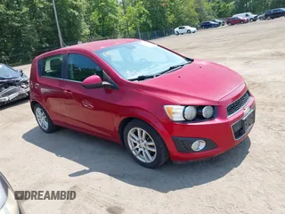 2012 Chevrolet Sonic LT z VIN 1G1JD6SH8C4123632, wystawiony jako IAAI lot #42492042 z przebiegiem 143 132 mil mil oraz . Historia ofert i sprzedaży dostępna na DreamBid. Obrazek 1.