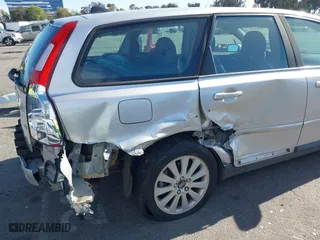 2005 Volvo V50 with VIN YV1MW390252109201, listed as a IAAI auction lot 42002333 with 148,028 mi miles. Bid and sale history available at carsss.com. Image 6.