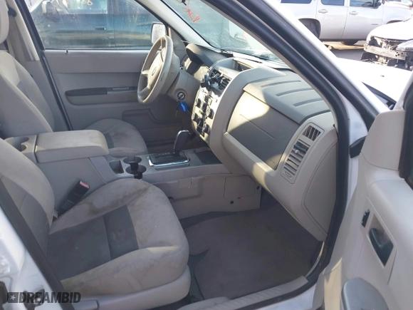 2008 Ford Escape Hybrid with VIN 1FMCU59H58KD75563, listed as a IAAI auction lot 41939067 with 127,609 mi miles. Bid and sale history available at carsss.com. Image 5.