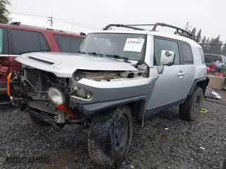 2007 Toyota FJ Cruiser with VIN JTEBU11F570032163, listed as a IAAI auction lot 41999403 with 179,064 mi miles. Bid and sale history available at carsss.com. Image 20.