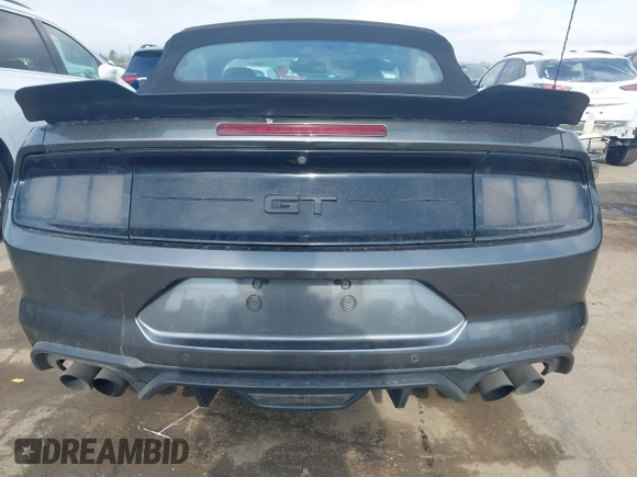 2019 Ford Mustang GT Premium z VIN 1FATP8FF2K5140520, wystawiony jako IAAI lot #41399442 z przebiegiem 101 737 mil mil oraz . Historia ofert i sprzedaży dostępna na DreamBid. Obrazek 16.