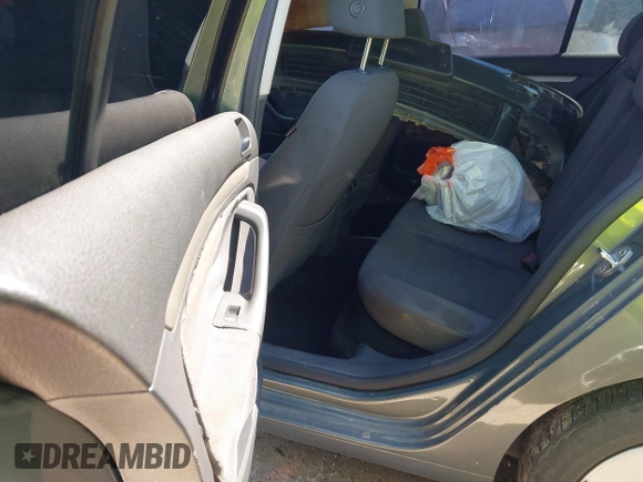 2007 Volkswagen Rabbit z VIN WVWDR71K17W224630, wystawiony jako IAAI lot #42113287 z przebiegiem 205 748 mil mil oraz . Historia ofert i sprzedaży dostępna na DreamBid. Obrazek 8.