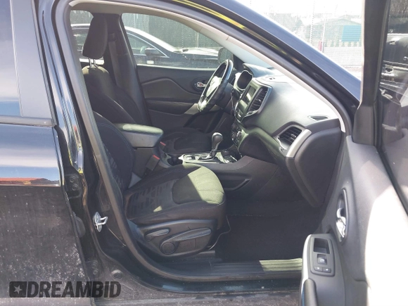 2019 Jeep Cherokee Latitude with VIN 1C4PJMCX8KD464323, listed as a IAAI auction lot 41700738 with 179,234 mi miles. Bid and sale history available at carsss.com. Image 5.