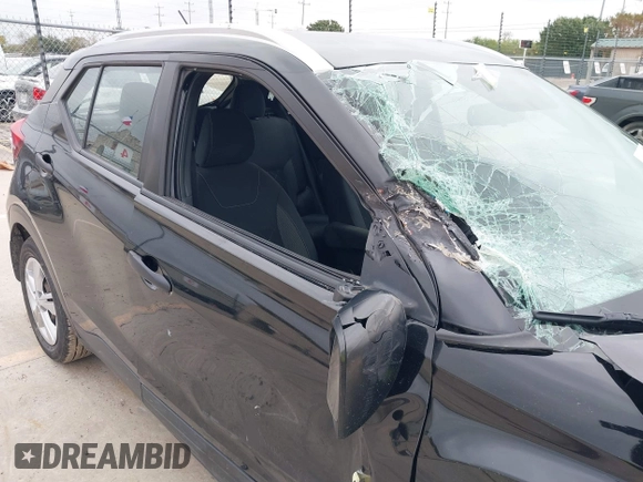 2019 Nissan Kicks SV with VIN 3N1CP5CU8KL533193, listed as a IAAI auction lot 40971451 with 42,381 mi miles. Bid and sale history available at carsss.com. Image 17.