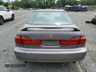 2000 Honda Accord EX with VIN 1HGCG1650YA091067, listed as a Copart auction lot 61095325 with 88,924 mi miles and Clean title. Bid and sale history available at DreamBid. Image 6.