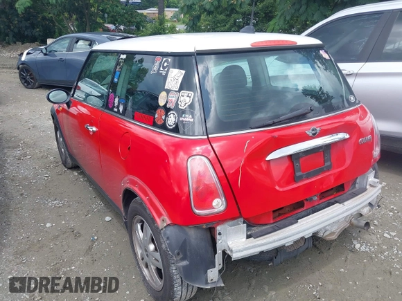 2006 MINI Hardtop with VIN WMWRC33596TK67276, listed as a IAAI auction lot 42488546 with 41,229 mi miles and . Bid and sale history available at DreamBid. Image 3.