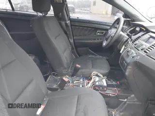 2015 Ford Police Interceptor с VIN 1FAHP2MK8FG190240, выставлен на аукционе IAAI как лот 41570580 с пробегом 131 158 миль миль и . История ставок и продаж доступна на DreamBid. Изображение 5.