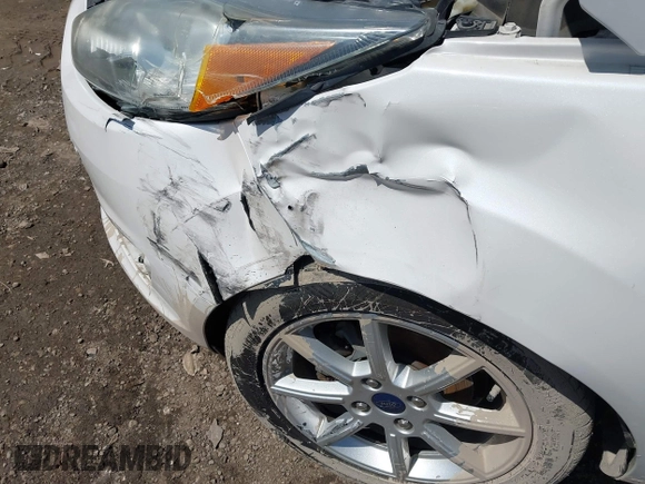 2016 Ford Fiesta SE z VIN 3FADP4EJ7GM137469, wystawiony jako IAAI lot #42278469 z przebiegiem 98 731 mil mil oraz . Historia ofert i sprzedaży dostępna na DreamBid. Obrazek 6.