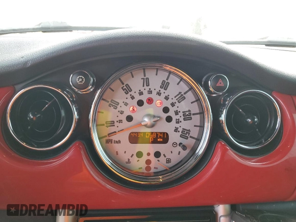 2008 MINI Convertible with VIN WMWRF33588TG17946, listed as a Copart auction lot 41875965 with 58,741 mi miles and Salvage title. Bid and sale history available at DreamBid. Image 9.