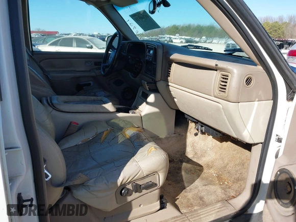 2002 Chevrolet Suburban LS with VIN 3GNEC16Z72G205717, listed as a IAAI auction lot 41700921 with 1 mi miles. Bid and sale history available at carsss.com. Image 5.