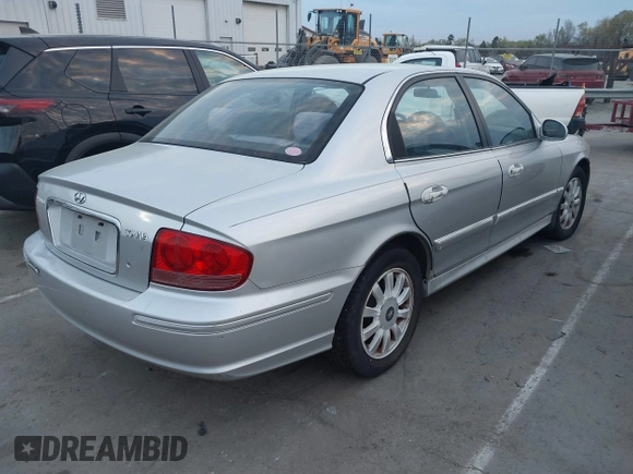 2003 Hyundai Sonata GLS with VIN KMHWF35H23A902622, listed as a IAAI auction lot 41914230 with 138,312 mi miles. Bid and sale history available at carsss.com. Image 4.