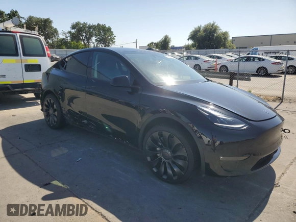 2023 Tesla Model Y Long Range z VIN 7SAYGAEE7PF859030, wystawiony jako Copart lot #58965185 z przebiegiem 18 421 mil mil oraz Czysty tytuł • Clean title. Historia ofert i sprzedaży dostępna na DreamBid. Obrazek 4.