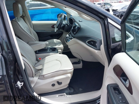 2020 Chrysler Pacifica Limited z VIN 2C4RC1GG5LR272593, wystawiony jako IAAI lot #42398809 z przebiegiem 96 957 mil mil oraz . Historia ofert i sprzedaży dostępna na DreamBid. Obrazek 5.