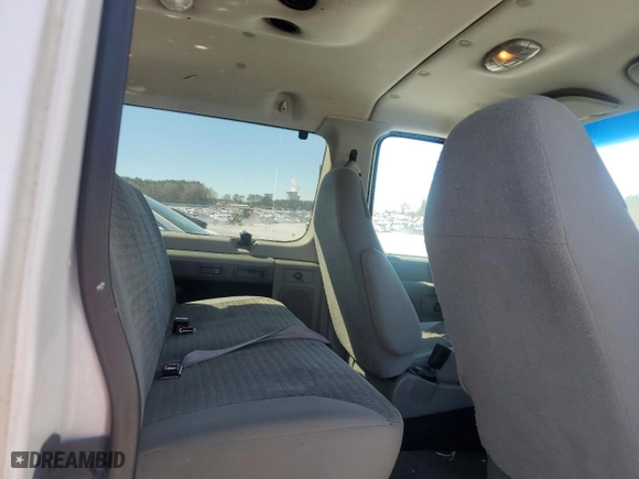 2003 Ford Econoline Wagon XL with VIN 1FBSS31L13HB49492, listed as a Copart auction lot 49438185 with 186,651 mi miles and Salvage Title. Bid and sale history available at carsss.com. Image 11.
