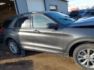 2020 Ford Explorer XLT z VIN 1FMSK8DH3LGC08642, wystawiony jako IAAI lot #41615418 z przebiegiem 50 166 mil mil oraz . Historia ofert i sprzedaży dostępna na DreamBid. Obrazek 14.