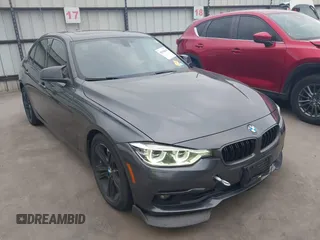 2016 BMW 3 Series 328i xDrive z VIN WBA8E3C52GK501478, wystawiony jako IAAI lot #41920410 z przebiegiem 122 568 mil mil oraz . Historia ofert i sprzedaży dostępna na DreamBid. Obrazek 1.