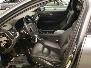 2020 Volvo V60 z VIN YV4102WK1L1035022, wystawiony jako Copart lot #59214433 z przebiegiem 41 211 mil mil oraz . Historia ofert i sprzedaży dostępna na DreamBid. Obrazek 7.