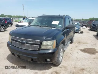 2007 Chevrolet Avalanche 3LT z VIN 3GNEC12017G152396, wystawiony jako IAAI lot #42261163 z przebiegiem Nie podano mil oraz . Historia ofert i sprzedaży dostępna na DreamBid. Obrazek 17.