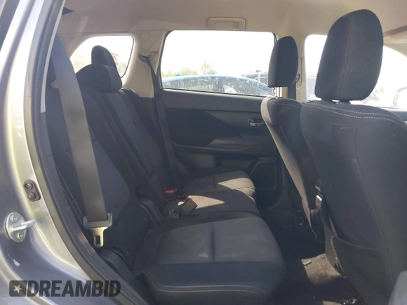 2018 Mitsubishi Outlander SE с VIN JA4AD3A36JZ043199, выставлен на аукционе IAAI как лот 42115307 с пробегом 107 835 миль миль и . История ставок и продаж доступна на DreamBid. Изображение 8.