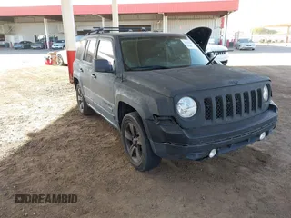 2017 Jeep Patriot Sport z VIN 1C4NJPBB7HD157393, wystawiony jako IAAI lot #41234000 z przebiegiem 136 709 mil mil oraz . Historia ofert i sprzedaży dostępna na DreamBid. Obrazek 1.