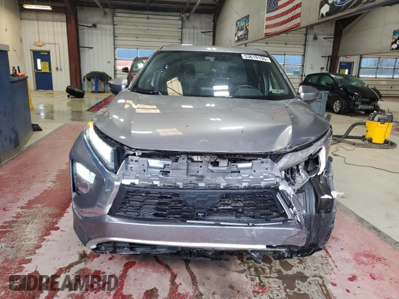 2022 Mitsubishi Eclipse Cross SE z VIN JA4ATWAA5NZ000384, wystawiony jako Copart lot #53619155 z przebiegiem 21 931 mil mil oraz Szkoda całkowita • Salvage title. Historia ofert i sprzedaży dostępna na DreamBid. Obrazek 5.