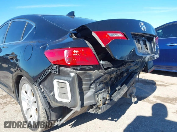 2013 Acura ILX with VIN 19VDE1F3XDE008994, listed as a IAAI auction lot 41251670 with 172,398 mi miles. Bid and sale history available at carsss.com. Image 17.