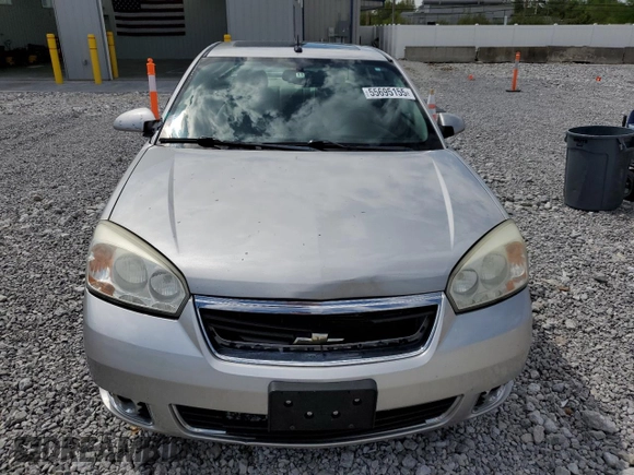 2006 Chevrolet Malibu LTZ with VIN 1G1ZU53836F184570, listed as a Copart auction lot 55695155 with 110,858 mi miles and Salvage Title. Bid and sale history available at DreamBid. Image 5.