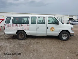 2010 Ford Econoline Passenger XL z VIN 1FBSS3BLXADA03000, wystawiony jako IAAI lot #42074166 z przebiegiem 134 179 mil mil oraz . Historia ofert i sprzedaży dostępna na DreamBid. Obrazek 13.