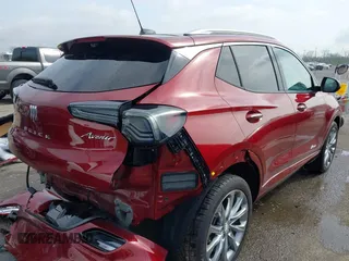 2024 Buick Encore GX Avenir z VIN KL4AMFSL5RB054571, wystawiony jako IAAI lot #41839672 z przebiegiem 7 826 mil mil oraz . Historia ofert i sprzedaży dostępna na DreamBid. Obrazek 4.