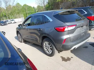 2021 Ford Escape SE z VIN 1FMCU9G66MUA11210, wystawiony jako IAAI lot #42205135 z przebiegiem 35 165 mil mil oraz . Historia ofert i sprzedaży dostępna na DreamBid. Obrazek 3.