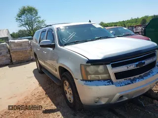 2013 Chevrolet Suburban LT with VIN 1GNSCJE04DR135005, listed as a IAAI auction lot 41988303 with 191,789 mi miles. Bid and sale history available at carsss.com. Image 1.