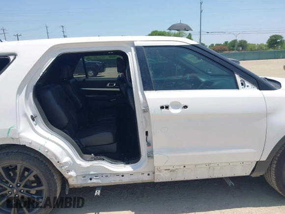 2019 Ford Explorer XLT z VIN 1FM5K7D86KGA27590, wystawiony jako IAAI lot #42464262 z przebiegiem 96 038 mil mil oraz . Historia ofert i sprzedaży dostępna na DreamBid. Obrazek 14.
