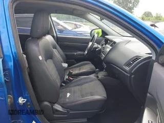 2018 Mitsubishi Outlander SE with VIN JA4AR3AW6JU000961, listed as a IAAI auction lot 42720633 with 124,554 mi miles and . Bid and sale history available at DreamBid. Image 5.