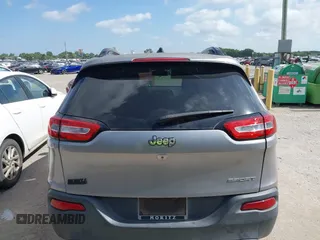 2016 Jeep Cherokee Sport z VIN 1C4PJLAB3GW230328, wystawiony jako IAAI lot #42567276 z przebiegiem 99 125 mil mil oraz . Historia ofert i sprzedaży dostępna na DreamBid. Obrazek 16.