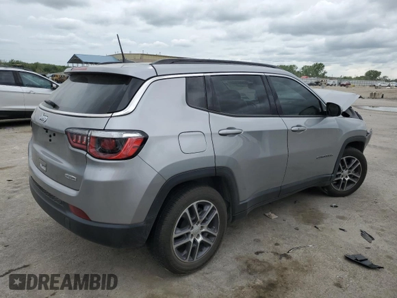 2019 Jeep Compass Latitude z VIN 3C4NJCBB5KT833253, wystawiony jako Copart lot #55097005 z przebiegiem 42 813 mil mil oraz Szkoda całkowita • Salvage title. Historia ofert i sprzedaży dostępna na DreamBid. Obrazek 3.