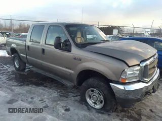 2003 Ford Super Duty F-250 XL with VIN 1FTNW21FX3EB06899, listed as a IAAI auction lot 41676520 with 286,586 mi miles. Bid and sale history available at carsss.com. Image 1.