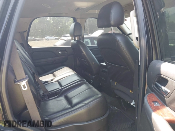 2009 GMC Yukon z VIN 1GKFK13509R120198, wystawiony jako IAAI lot #42426935 z przebiegiem Nie podano mil oraz . Historia ofert i sprzedaży dostępna na DreamBid. Obrazek 8.