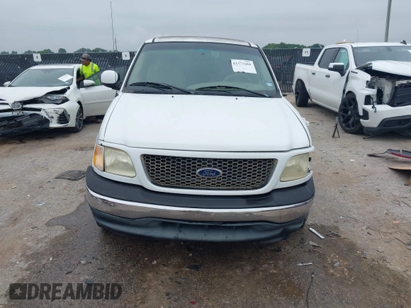 2001 Ford F-150 XL z VIN 1FTZX17281NB02781, wystawiony jako IAAI lot #42377688 z przebiegiem 180 830 mil mil oraz . Historia ofert i sprzedaży dostępna na DreamBid. Obrazek 12.