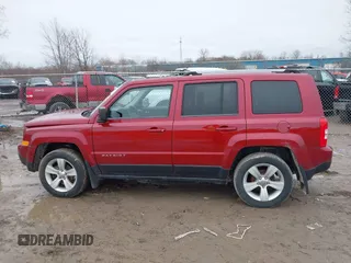 2013 Jeep Patriot Limited z VIN 1C4NJRCB8DD222448, wystawiony jako IAAI lot #41920302 z przebiegiem 177 959 mil mil oraz . Historia ofert i sprzedaży dostępna na DreamBid. Obrazek 14.